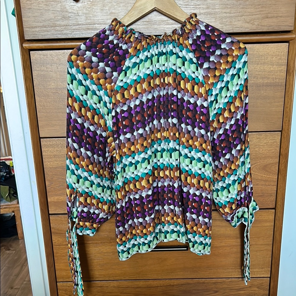Colorful Geometric Patterned Blouse - Picture 3 of 11